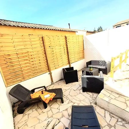 Avec Deux Terrasses
